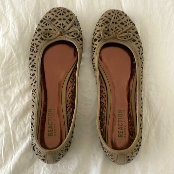 Reaction Kenneth Cole Shoes - KENNETH COLE REACTION NEVER WORN FLATS